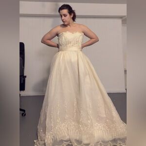 Vintage ivory embroidered wedding dress